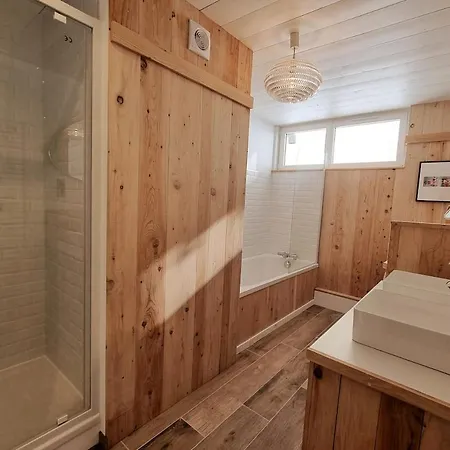 Le Flocon-duplex Face Aux Pistes *